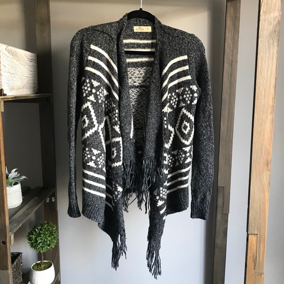 Hollister Aztec Print Fringe Cozy Comfy 
